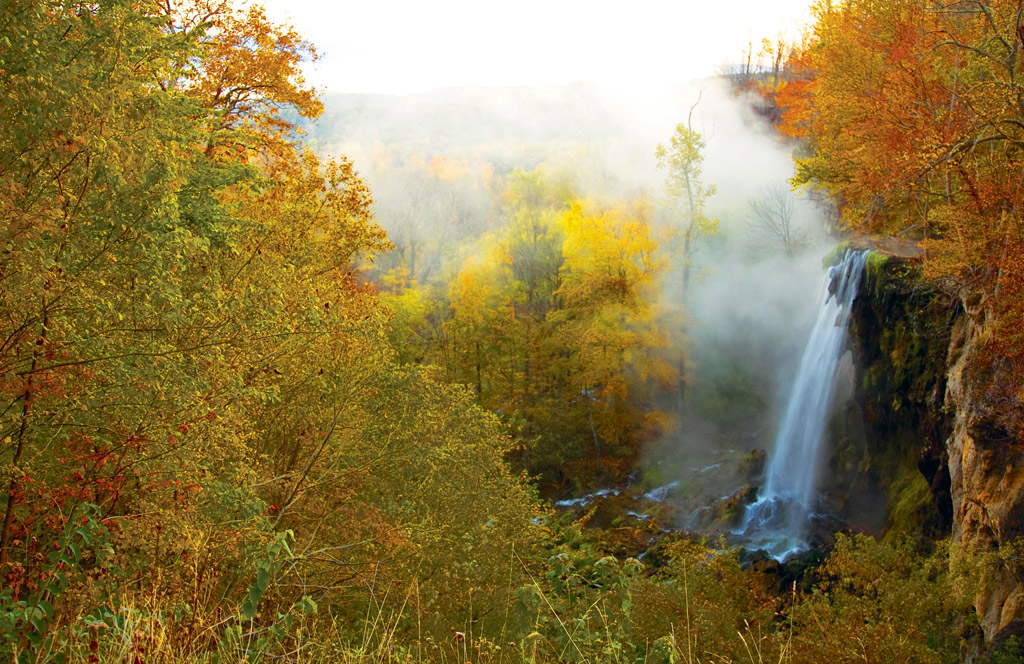 Falling Springs Falls